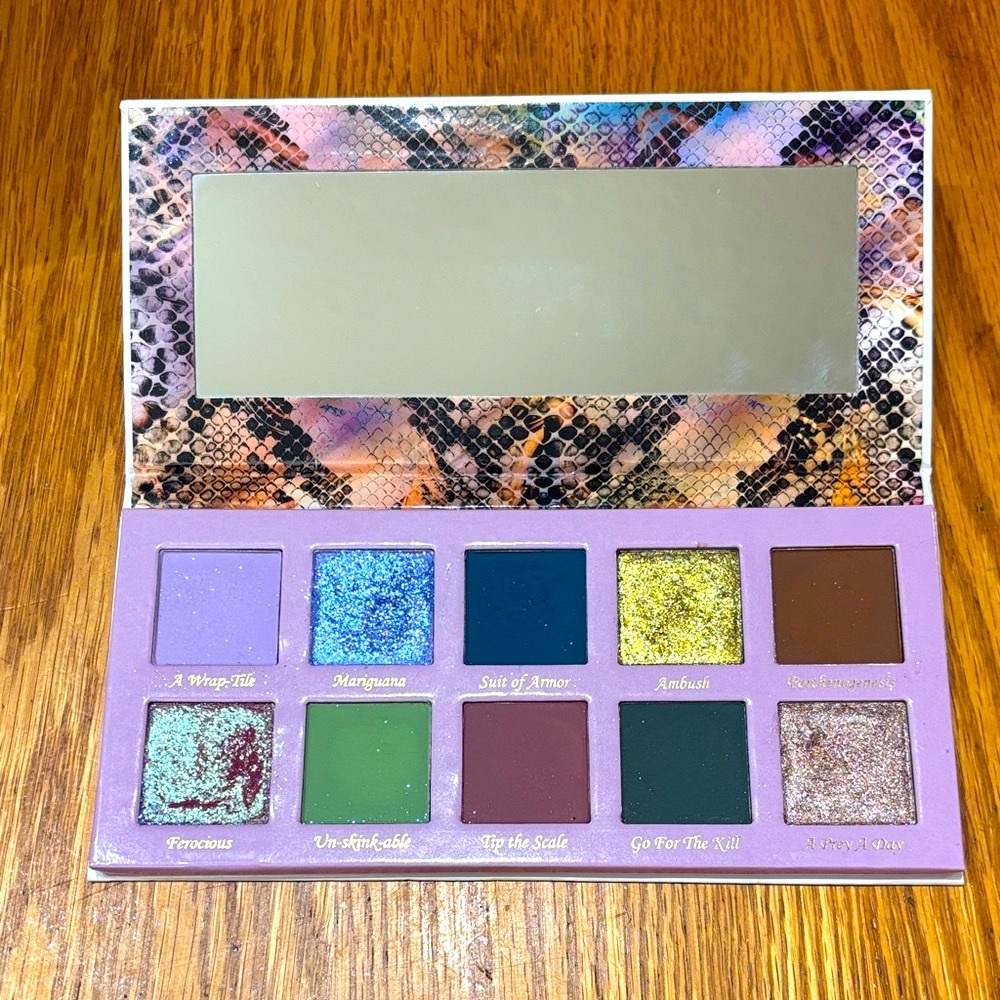 Komodo eyeshadow palette